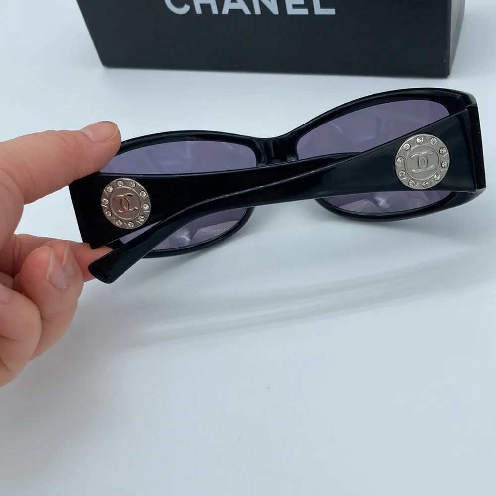 CHANEL preloved authentic
